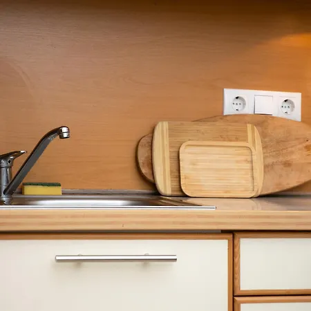 Embassy Area, Spacious 2br דירה ריגה