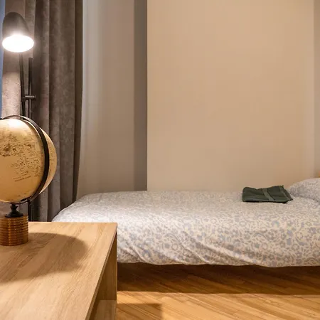 Embassy Area, Spacious 2br * リガ