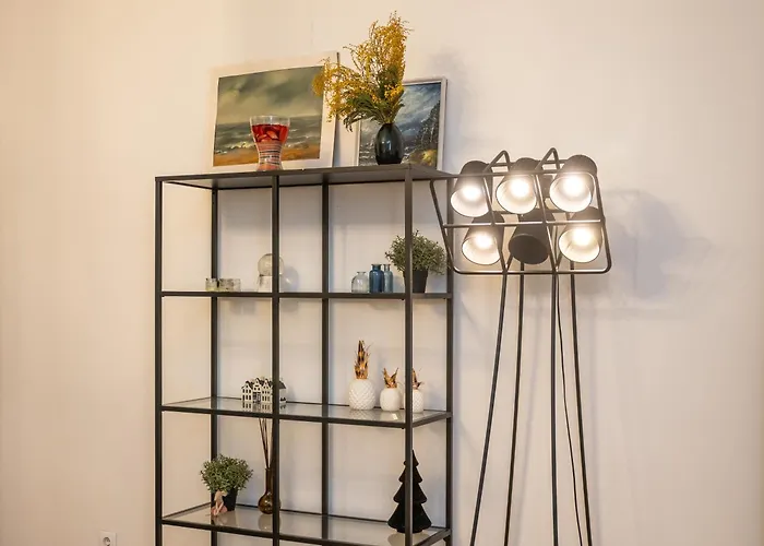 Embassy Area, Spacious 2br