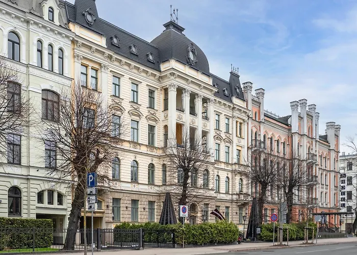 Embassy Area, Spacious 2br Апартаменты