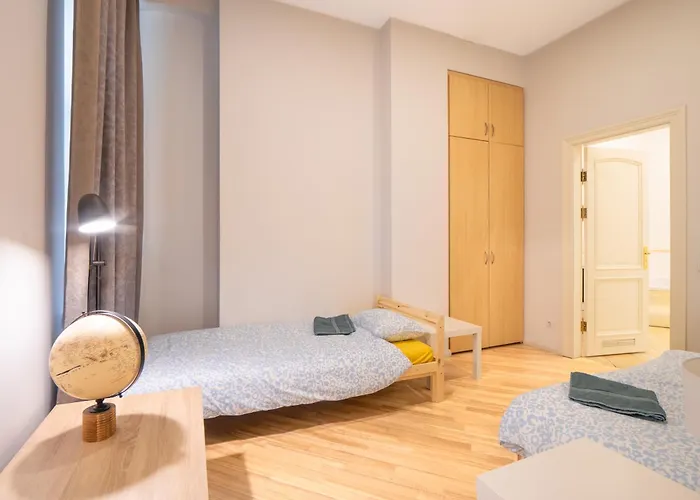 Embassy Area, Spacious 2br *