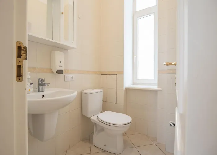 Embassy Area, Spacious 2br Апартаменты *