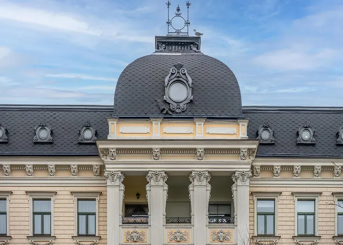 Embassy Area, Spacious 2br * Рига