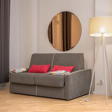 Embassy Area, Spacious 2br 아파트 *