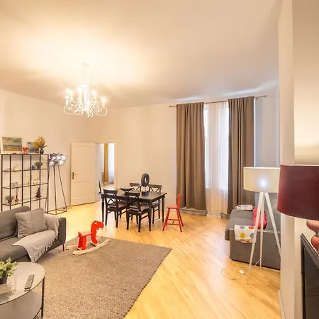 아파트 Embassy Area, Spacious 2br *