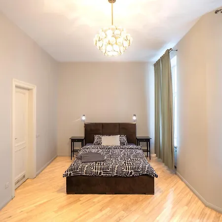 Embassy Area, Spacious 2br * 리가