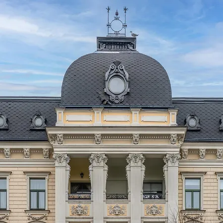 Embassy Area, Spacious 2br * Riga