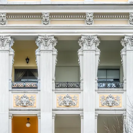 Embassy Area, Spacious 2br Riga